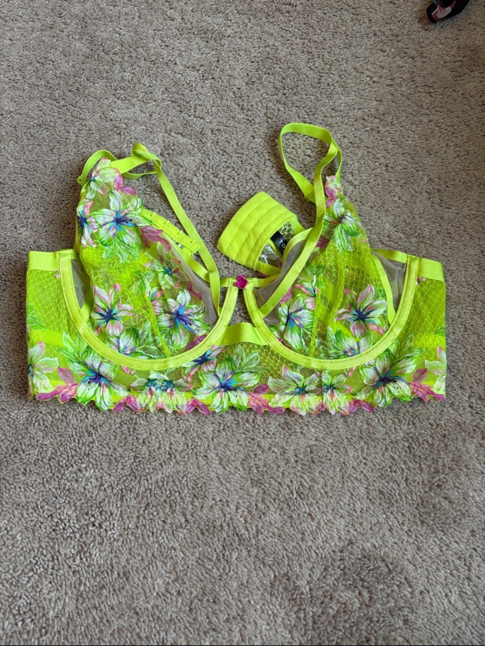 Torrid size 3 Neon Floral Lace Underwire Bra - Lime Green